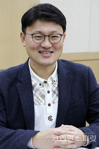 이윤성 충북 형석중학교 교사.