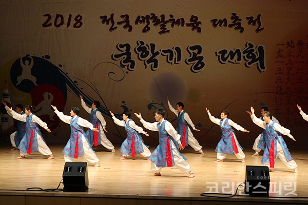 일반부 단체전에 출전한 전북사랑동호회팀의 경연 모습