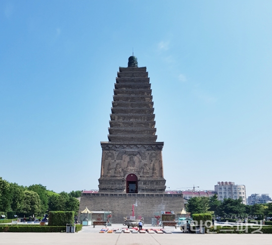 조양탑은 요나라 이전부터 존재했고 요나라 때 증축한 것이라고 한다. 조양북탑은 중국동북지역에서 가장 오래된 불탑으로 이 지역의 관광명승지가 되었다. [사진=민성욱]