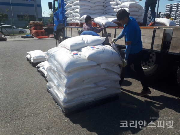 농림축산식품부는 우리 쌀 1,300톤을 미얀마 홍수 피해 이재민에게 비상쌀 비축제 '애프터'를 통해 지원한다고 밝혔다. [사진=농식품부]