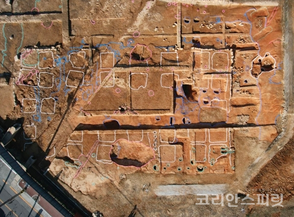 관북리 유적 대형전각건물터의 모습. [사진=문화재청]