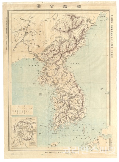 한국전도. 일본이 독도를 강제침탈한 1905년에 제작된 지도로, 한국 영토에 울릉도와 독도가 포함된 것을 통해 일본이 울릉도와 독도를 한국 영토로 인지하였음을 알 수 있다.[사진=독립기념관]