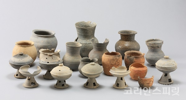 무주 대차리 고분군에서 발굴된 출토유물들. [사진=문화재청]