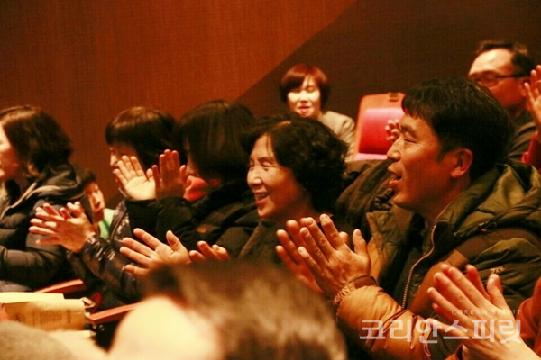 지난 26일, 미래인재 대전 교육강연회에 참석한 학부모들이 경청하고 있다. [사진=대전뇌교육협회]