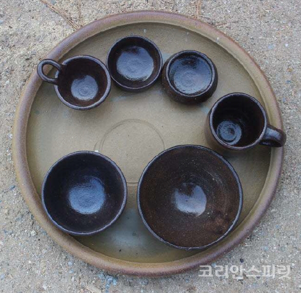전통기법을 응용한 ‘옹기1인 식기’ [사진=문화재청]