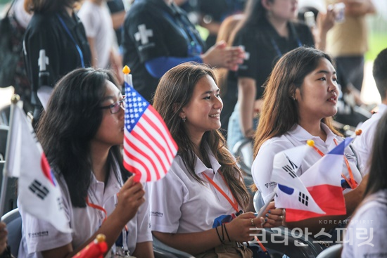 2019 재외동포 중·고생 모국연수에 참가한 재외동포 학생들이 1일 독립기념관에서 열린 개회식에 참석했다. [사진=재외동포재단]