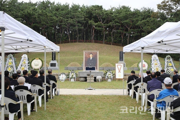 이봉창의사기념사업회는 지난 10일, 서울 효창공원 내 이봉창 의사 묘전에서 제87주기 이봉창 의사 추모식을 거행했다. [사진=이봉창의사기념사업회]
