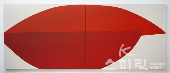 안현정, Series, Move redly, 2019, acrylic on canvas, 40x100 in. [사진제공=도잉아트]