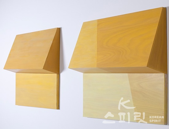 이영림, Folding Yellow 2020, 105 X 130, Acrylic on Wood, 2020. [사진제공=도잉아트]