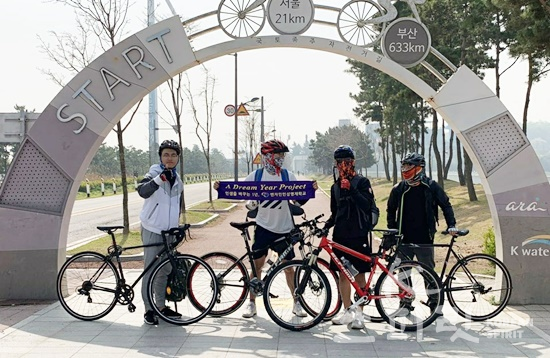 벤자민갭이어 김민성 군은 벤자민인성영재학교에 다니면서 두 차례 자전거 종주를 했다. [사진=김민성 제공]
