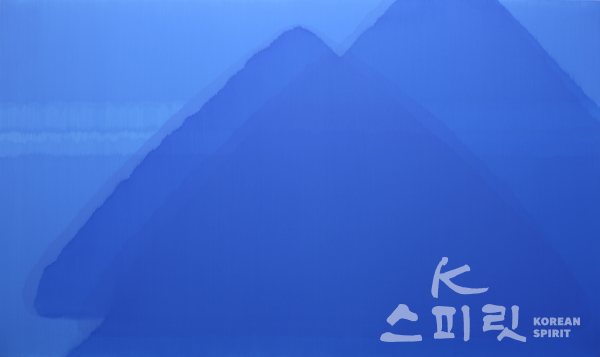 김창영, 구름 낀 맑음 blue 01, oil on canvas, 97×162cm, 2020. [사진=아트스페이스 휴]
