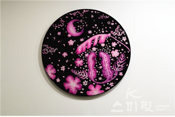 박준혜, 우화(羽化), Acrylic on Mirror, 80×80cm, 2020. [사진=아트노이드178]