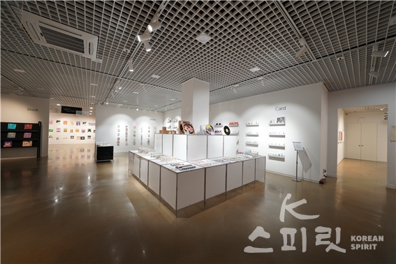2016년부터 개최된 예술 전시이자 장터인 ‘그림도시’가 경기도 수원 크리타(앨리웨이 광교)에서 10월21일부터 31일까지 열린다. [사진=(주)예술고래상회, 크리타]