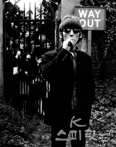 ‘WAY OUT’ (20th May 1966 Chiswick House Grounds, London, England 68.3 x 86.9㎝). [사진=XCI 제공]