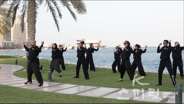 올해 11월 28일 온라인으로 개최된 '2020 서울국제 생활체육 국학기공대회'에서 카타르 팀이 해외부 금상을 수상했다. [사진=대한국학기공협회]