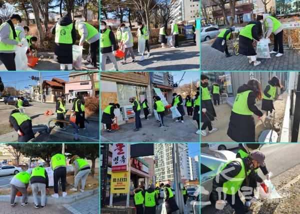 지구시민연합 경북지부 거리환경정화활동에 참여한 봉사자들의 활약. [사진=지구시민연합 경북지부]