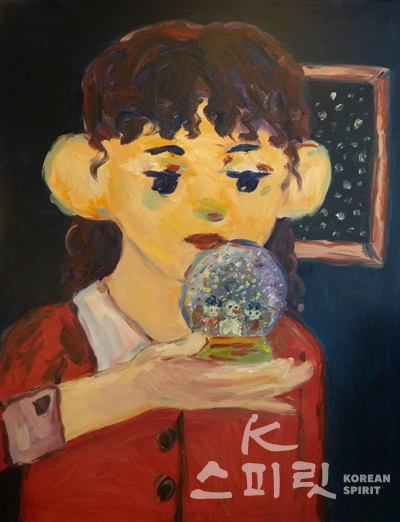 콰야, 스노우볼을 든 소녀, oil on canvas, 91x117cm, 2020. [사진제공=아뜰리에아키]