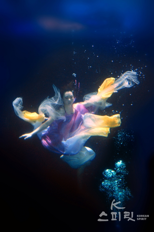 심연으로 가는 길. [사진제공=한국사진방송]