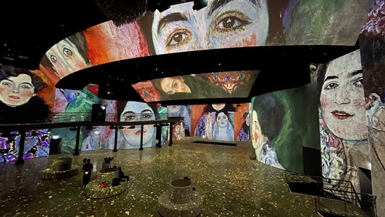 오는 5월 27일 개관하는 몰입형 예술 전시 ‘빛의 시어터’가 첫 전시로 ‘구스타프 클림트, 골드 인 모션(Gustav Klimt, Gold in Motion)’을 선보인다. [사진  김경아 기자]