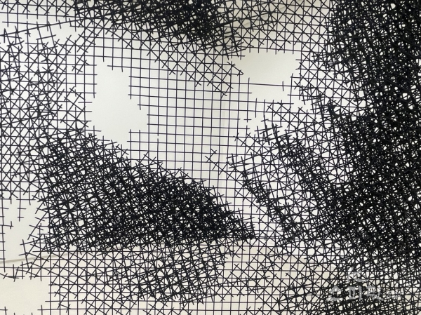 MAYA9105 (2018), stainless steel mesh, 160x270x8cm [사진 김경아 기자]