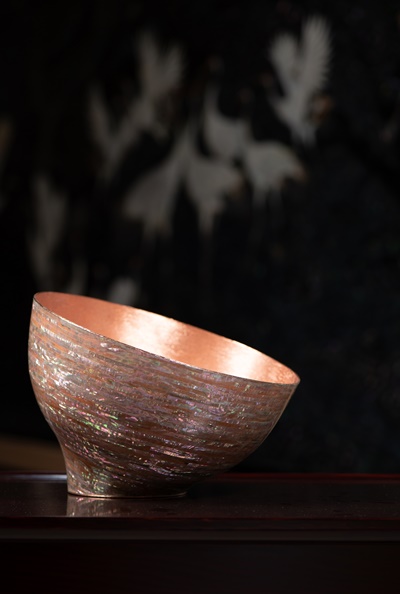 김현주, Draw a Circle Series, Copper, 자개, 구리, 27x27x18.5(h)cm, 2020. [사진 한국공예디자인문화진흥원]