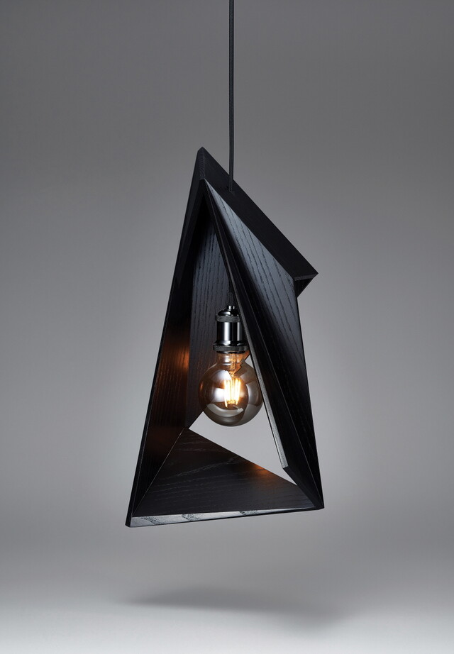 Rubandemobius ash, LED lamp, 450x300x650mm, 2021. 이미지 한국공예·디자인문화진흥원