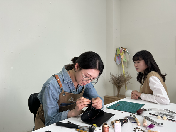 창작집단 ‘창작19다’가 오는 3월 16일~17일 양일간 경기도 의정부 아트캠프 블랙에서 연극 "Oh Girl!"을 공연한다. 사진 창작19다