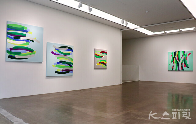 아트사이드 갤러리에서는 4월 1일까지 하태임 개인전 《Green to Green》을 개최한다 [사진 김경아 기자]