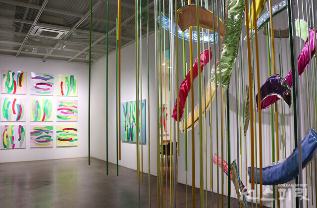 아트사이드 갤러리에서는 4월 1일까지 하태임 개인전 《Green to Green》을 개최한다 [사진 김경아 기자]