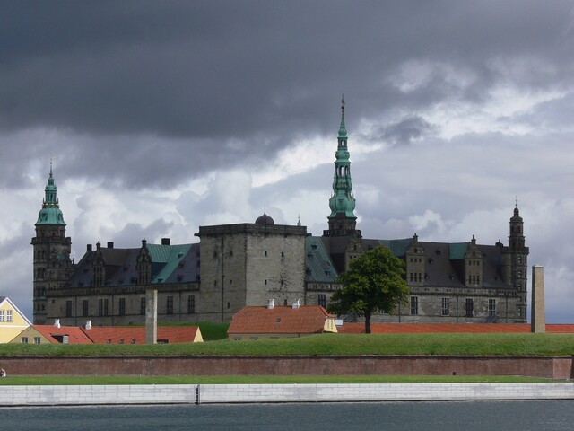 셰익스피어의 4대 비극 중 하나인 '햄릿'의 배경이 된 크론보르(Kronborg)성. 사진 Pixabay 이미지.
