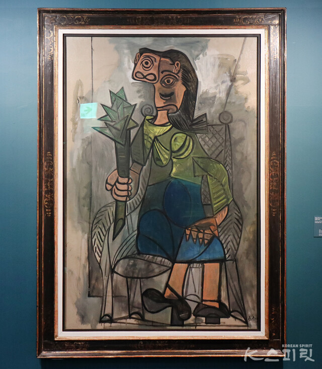 파블로 피카소, 아티초크를 든 여인, 1941, 캔버스에 유채, 195x130cm [사진 김경아 기자]