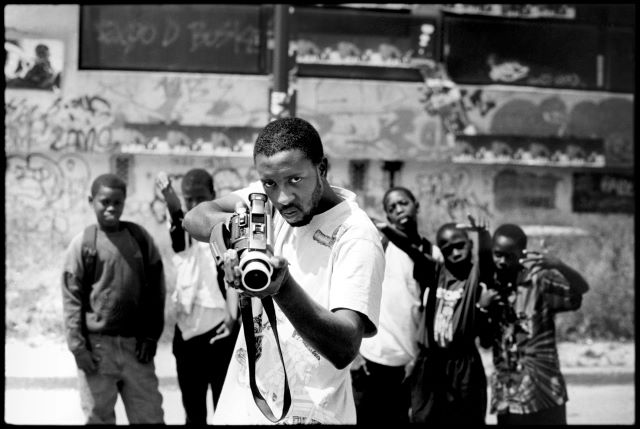 Generation, Braquage, Ladj Ly, Wheat-pasted posters, 2004. © JR-ART.NET. 사진 롯데뮤지엄