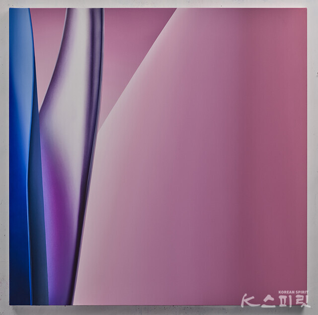 Anna Membrino, Light Leak, 2021, Acrylic on canvas, 132.1cmx132.1cm [사진 서정아트 강남]