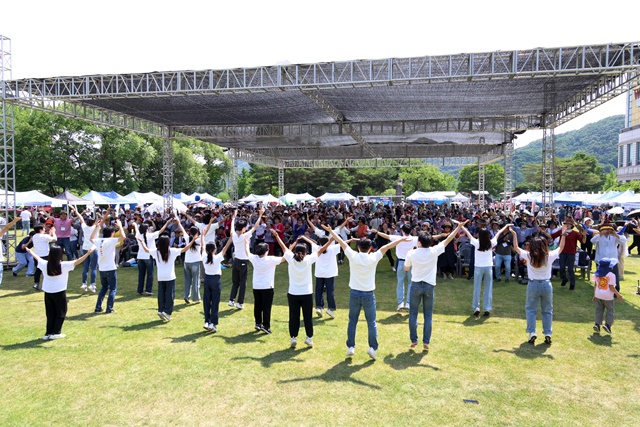 6월 15일 개막한 ‘제3회 지구시민 대축제(New Humanity Festival)’가 연일 전국에서 많은 지구시민연합 회원과 일반 시민이 참석하면서 성황을 이루고 있다. 사진 김경아 기자