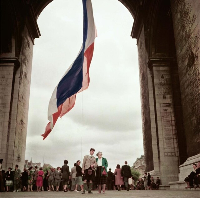 로버트 카파, 개선문, 파리, 프랑스, 1952 ⓒ Robert Capa ⓒ International Center of Photography/Magnum Photos