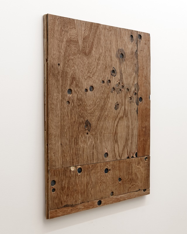 공터, 2022, Plywood, pigment, glue, varnish, 57×43.5cm. 이미지 눈컨템포러리