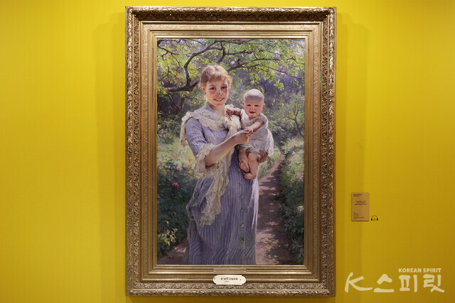 베르타 베그만, 정원에 있는 젊은 어머니와 아이, 1883, Oil on canvas, 135 × 87 cm [사진 김경아 기자]