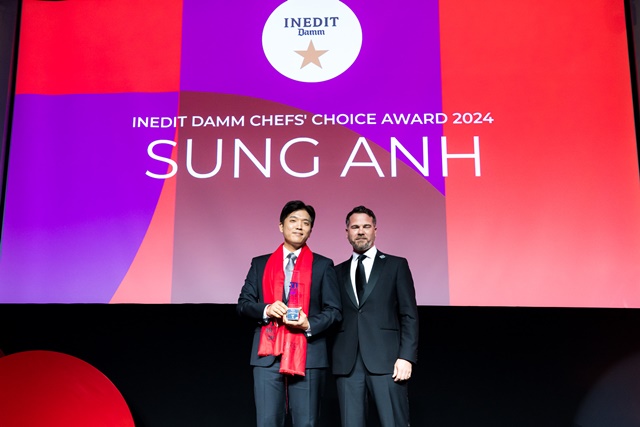 서울 모수(Mosu)의 안성재 셰프는 올해 셰프들이 꼽은 셰프, Inedit Damm Chefs’ Choice Award (이네딧 담 셰프 초이스 어워드)를 수상했다. 사진 아시아베스트레스토랑2024