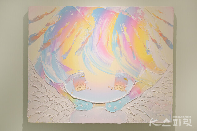 미후 오다, Angel's halo, 2024, 80.3 x 100 x 6 cm, 캔버스에 아크릴 [사진 김경아 기자]