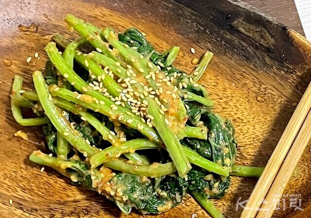 바야흐로 나물의 계절, 곰취 이렇게 무쳐보세요!