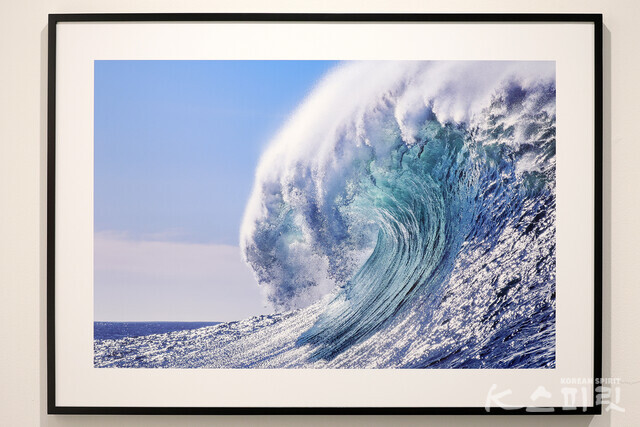 부서지는 파도, 몬터레이만, 2021 [사진 김경아 기자]