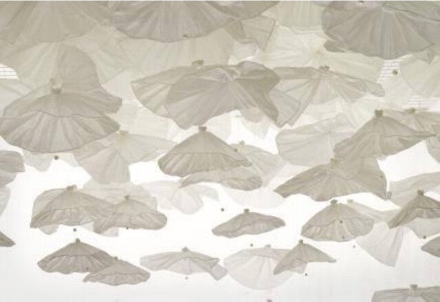 남지현 작가의 설치작 ‘백화’. 이미지 국립민속박물관.