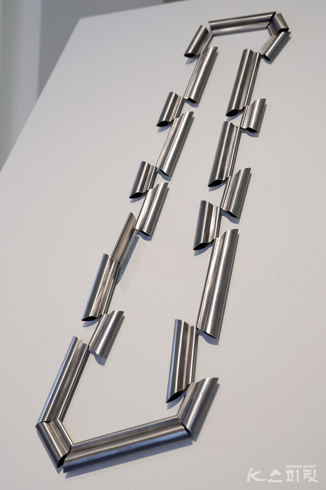 수잔네 함머, 선을 넘다/목걸이 [사진 김경아 기자]