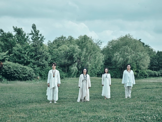 국립창극단 신작 '만신 : 페이퍼 샤먼' 콘셉트 사진. 사진 국립극장