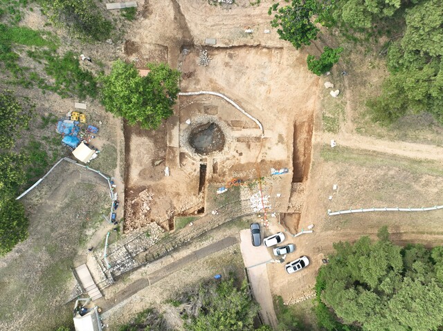 익산토성 집수시설 전경. 익산토성 남쪽 2km에 왕궁리 유적이 있다. 사진 국가유산청.