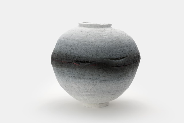 예술적 지층 항아리 Artistic Stratum Ja B4 1R4, 2024, 50x50x50cm. 이미지 한국공예·디자인문화진흥원