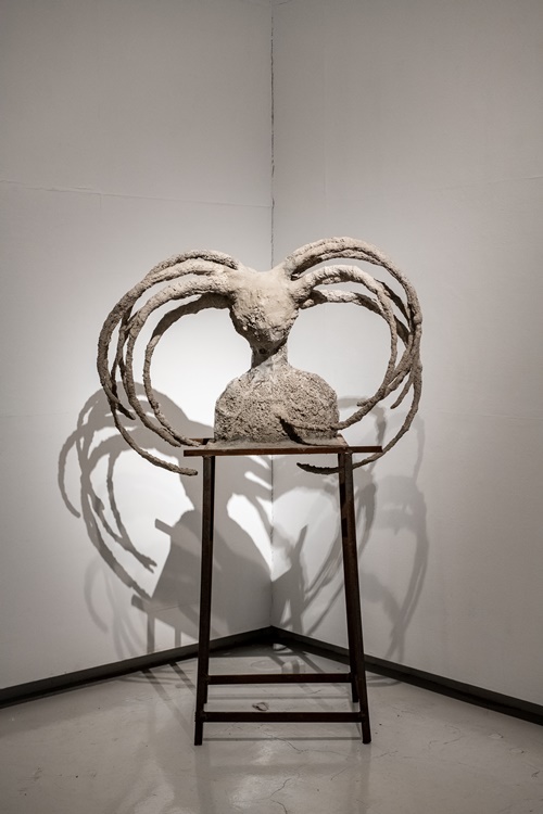 THOUSAND FACES SERIES, 2022, Cement sculpture. 이미지 영은미술관
