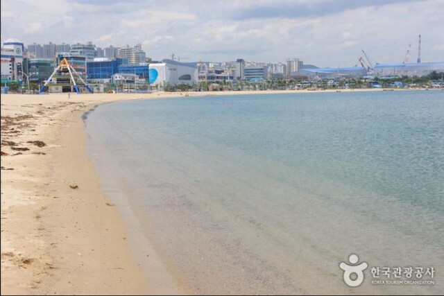 울산 대왕암공원에 인접한 일산해수욕장. 사진출처 한국관광공사.
