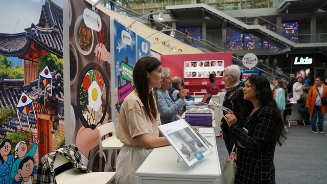 파리 케이-관광 로드쇼 관광상품 안내. 이미지 문화체육관광부