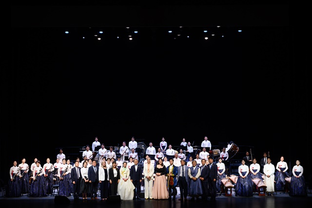 국립국악관현악단이 캐나다에서 '이음(Connection)' 공연을 했다. 사진 제공 KOFICE